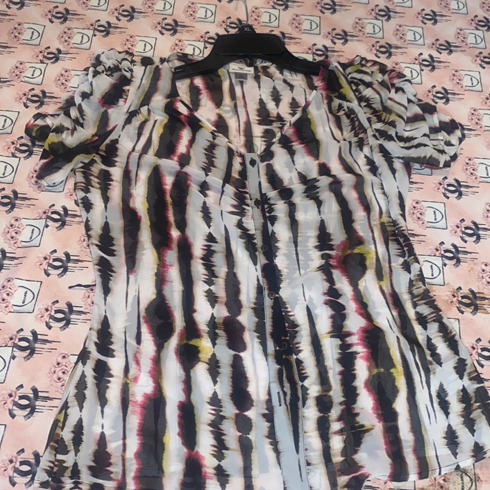 Cute blouse would be nice for work. Cleaning my closet I have a lot more!